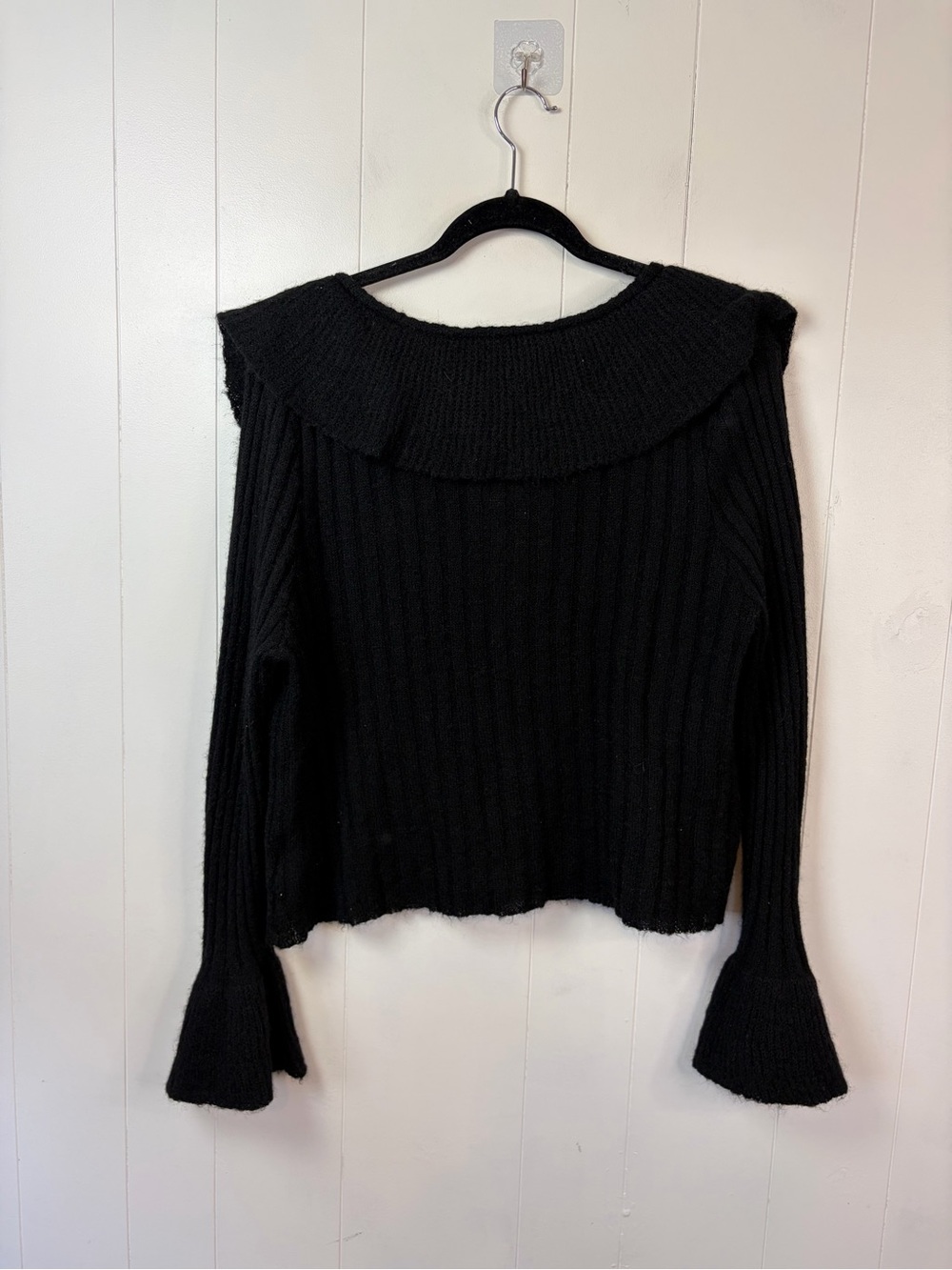 Old Navy Wool Blend Ruffle Cropped Cardigan Sweater size XL Bell Sleeves Goth - Picture 4 of 6